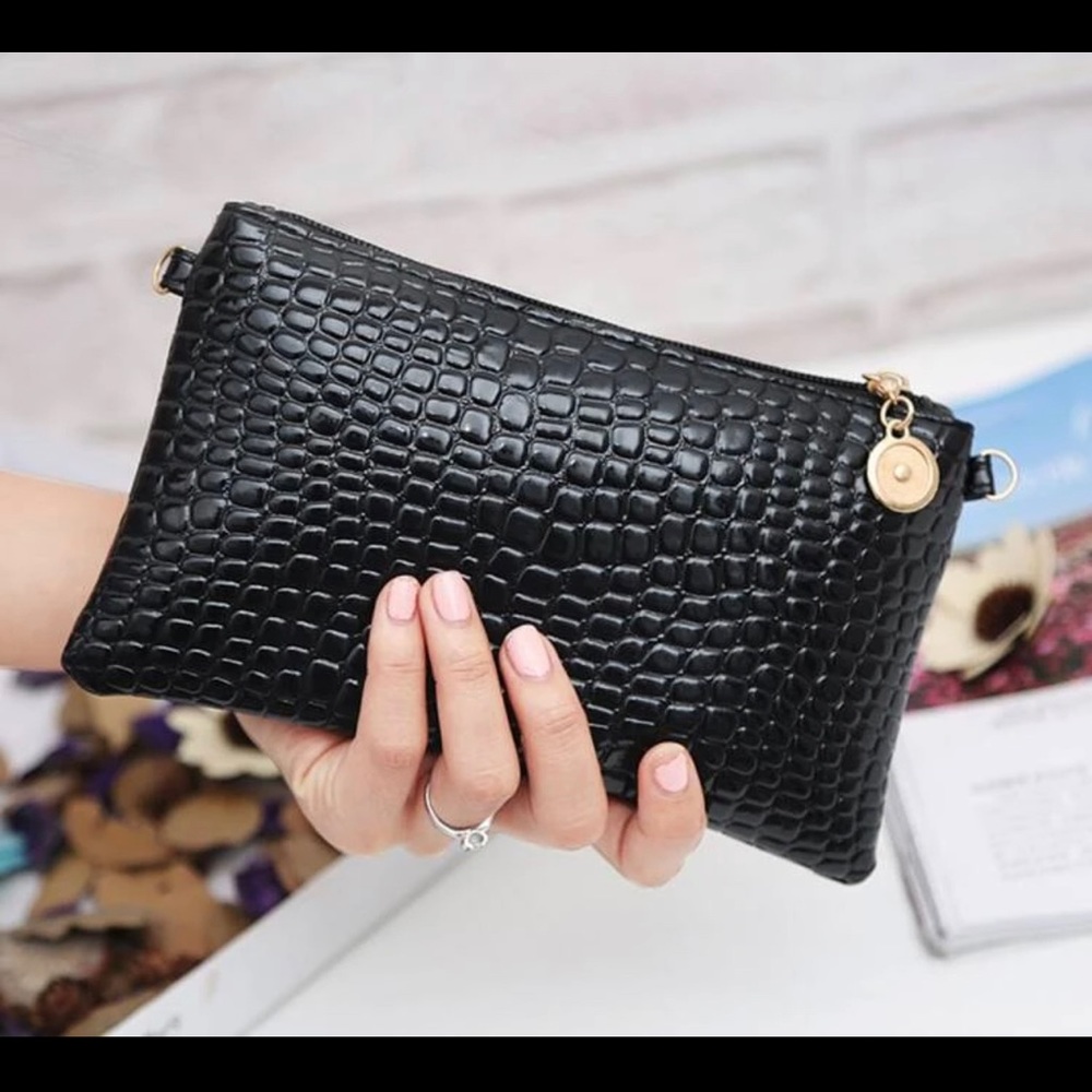 New Black & Gold Vegan Leather Croc Embossed Crossbody Bag - Picture 12 of 16